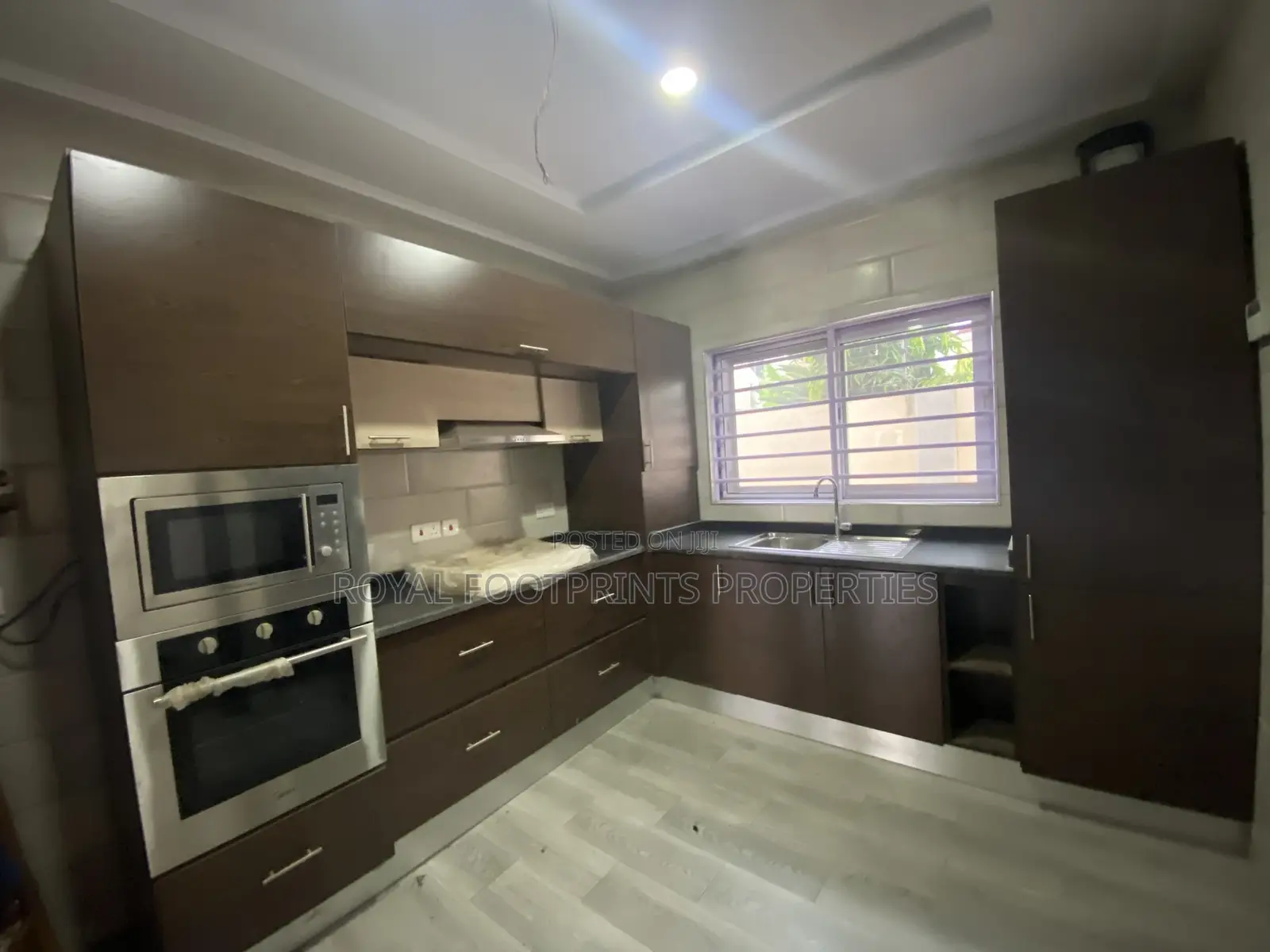 3bdrm House in Royal Footprints, East Legon for sale