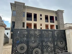 10bdrm Apartment in Oyarifa for Sale