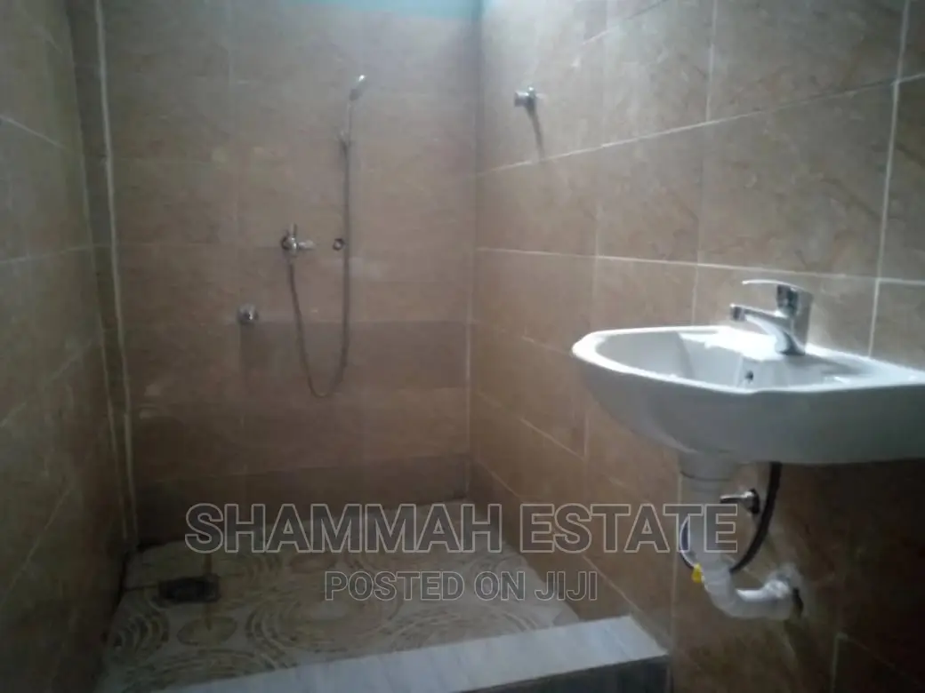 3bdrm Apartment in Aiding Estate, Sunyani Municipal for rent