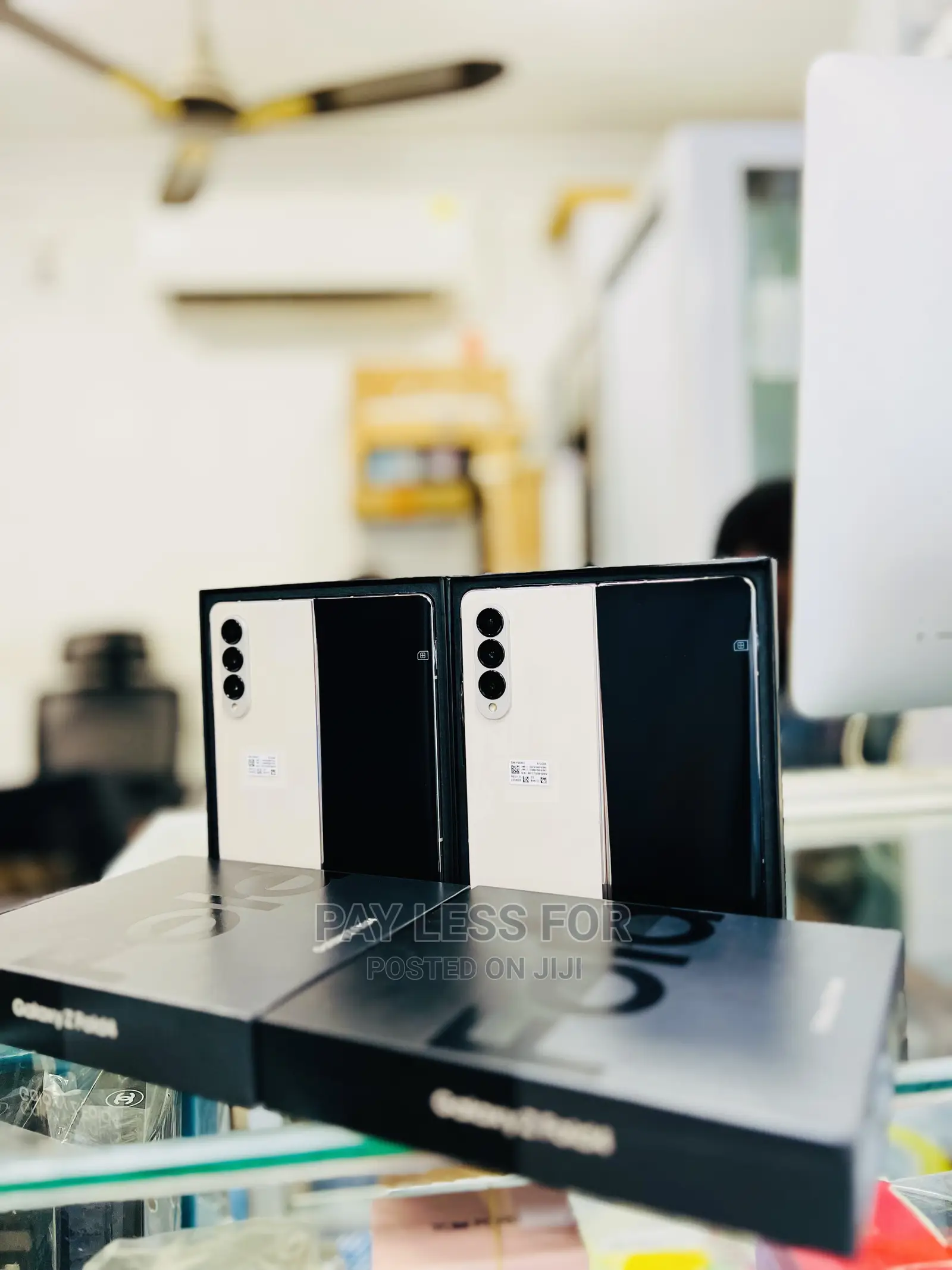 New Samsung Galaxy Fold 5G 512 GB Gold