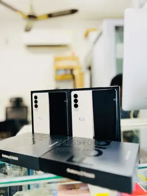 New Samsung Galaxy Fold 5G 512 GB Gold