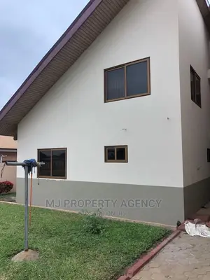 6bdrm House in Community 22, Tema Metropolitan for sale