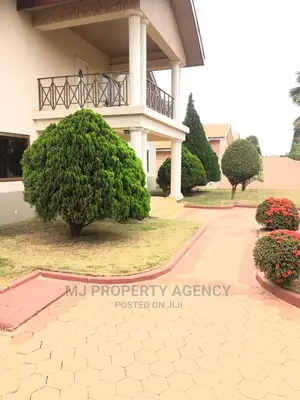 6bdrm House in Community 22, Tema Metropolitan for sale