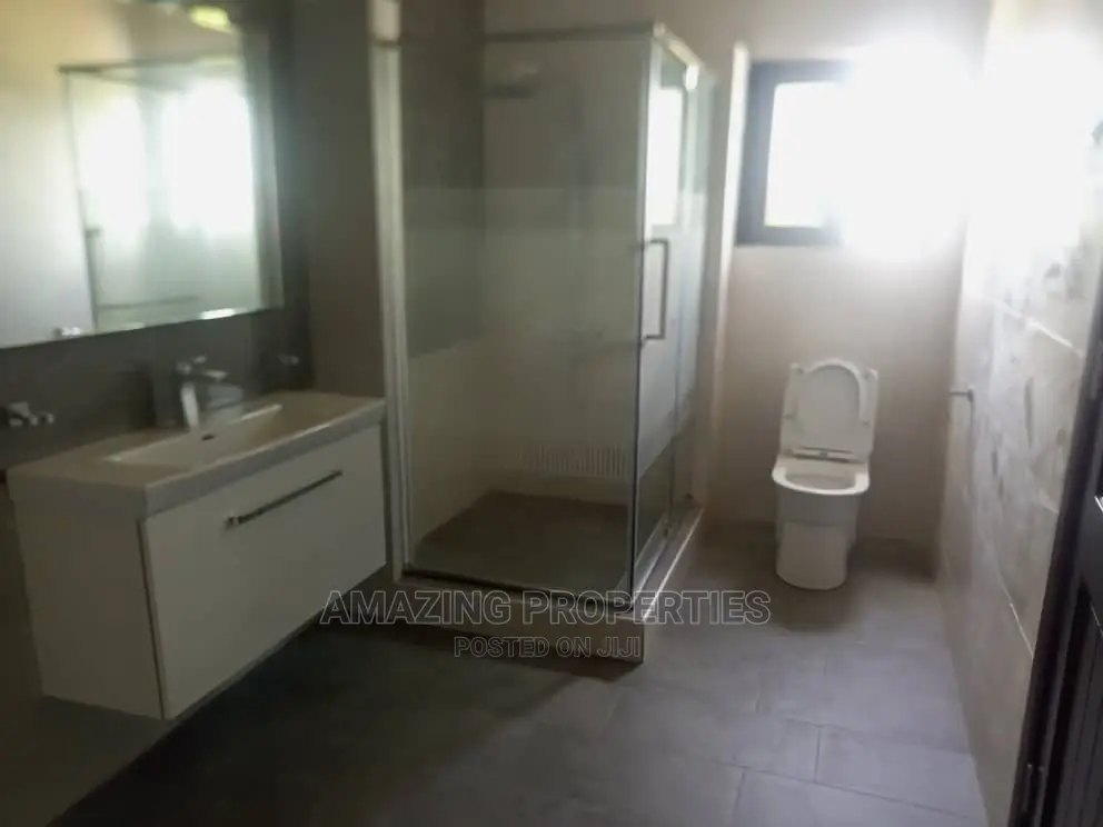 4bdrm House in East Legon for Rent