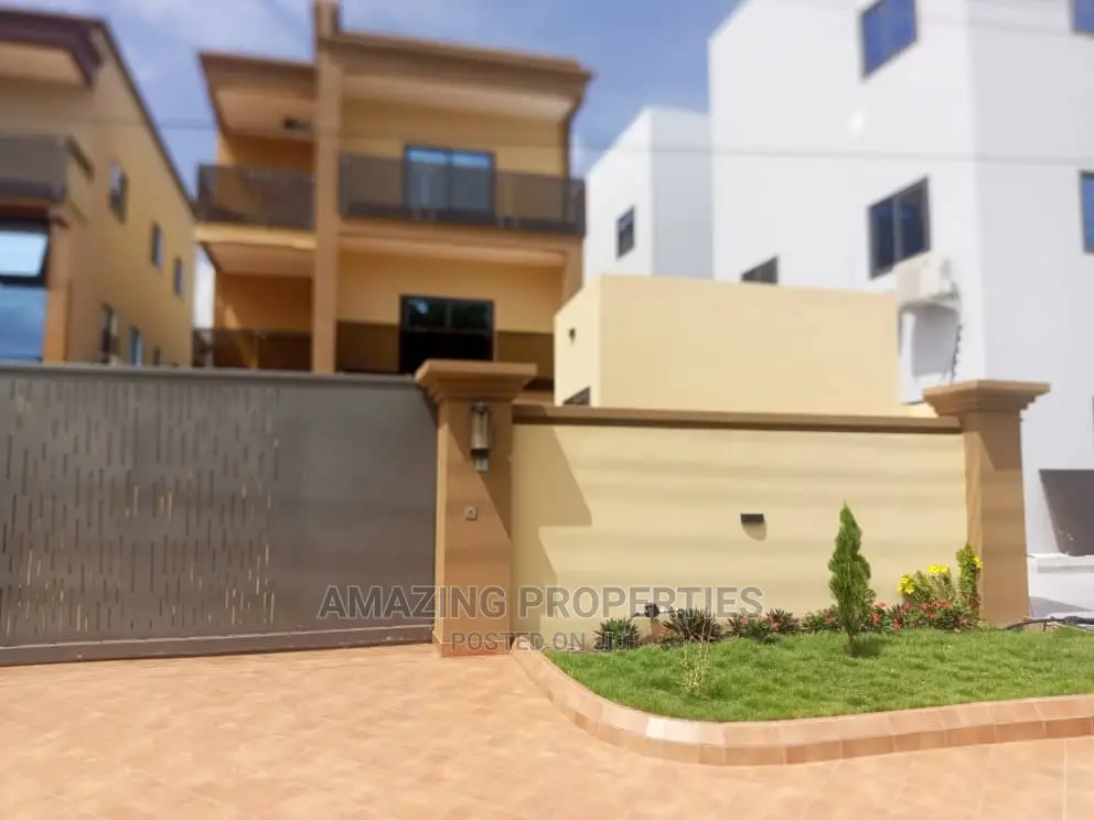 4bdrm House in East Legon for Rent