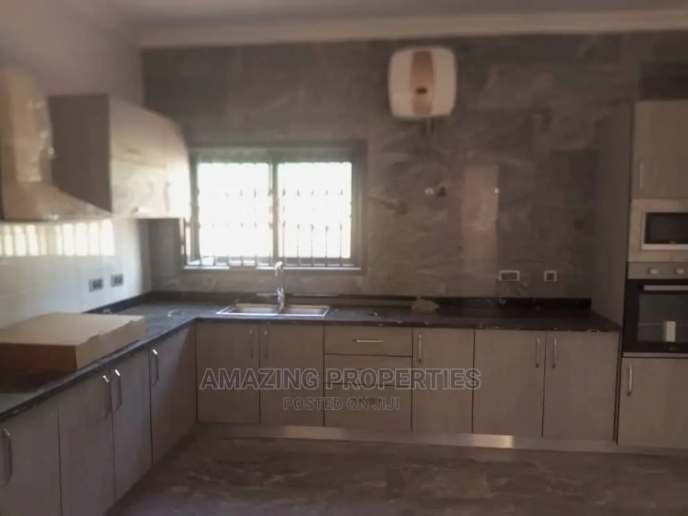 4bdrm House in East Legon for Rent