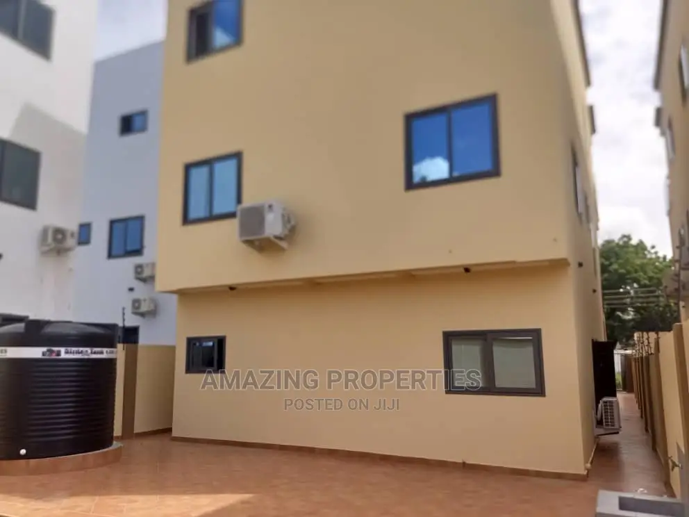 4bdrm House in East Legon for Rent