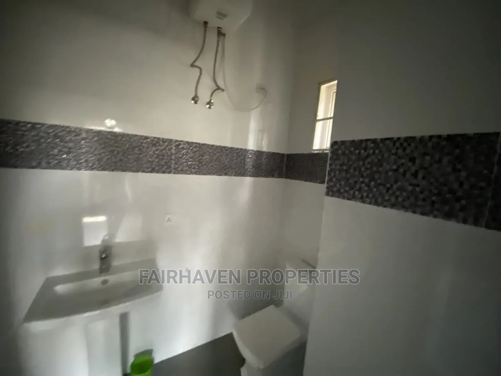 3bdrm Apartment in Tseaddo, Airport Residential Area for rent