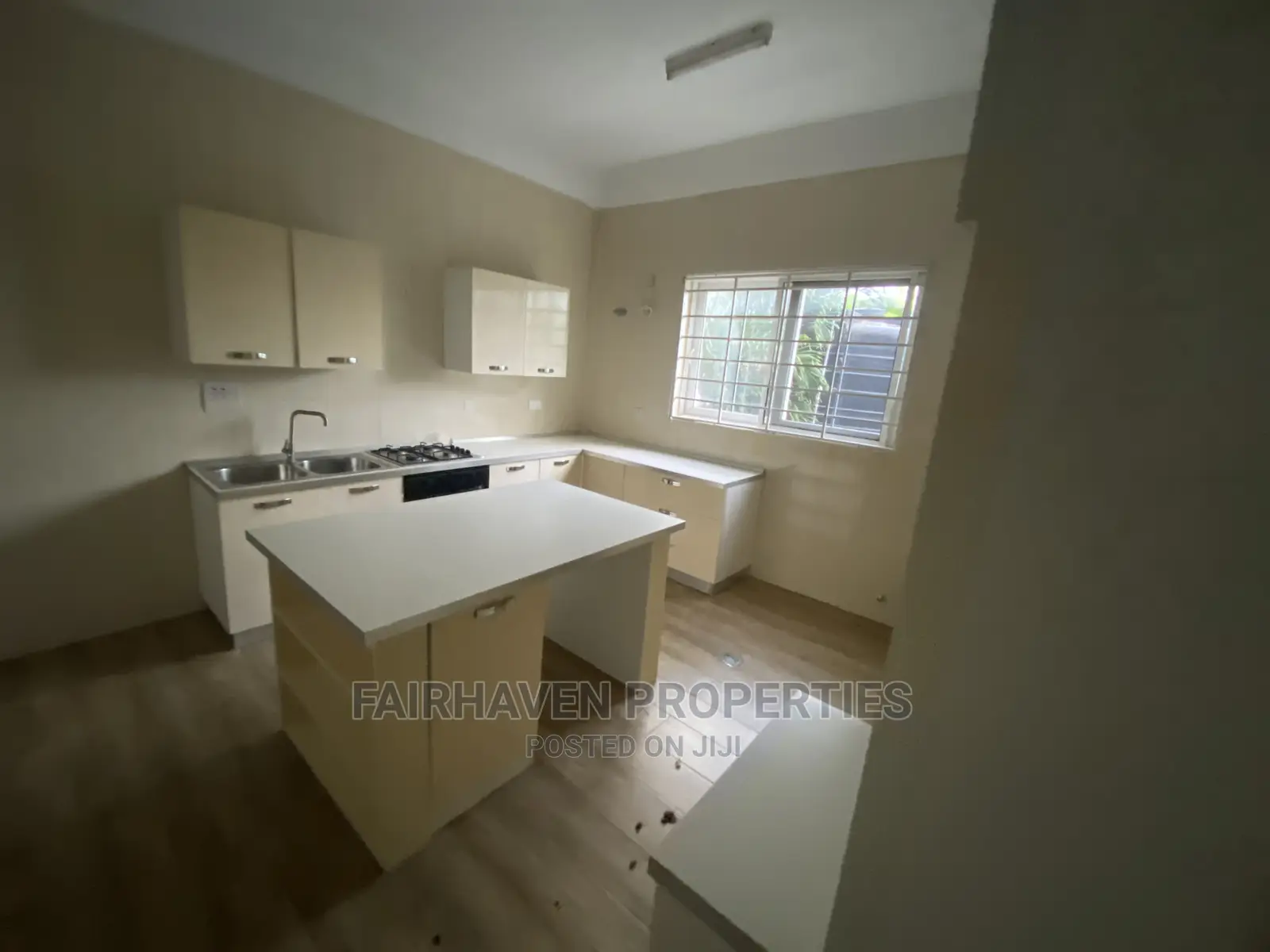 3bdrm Apartment in Tseaddo, Airport Residential Area for rent
