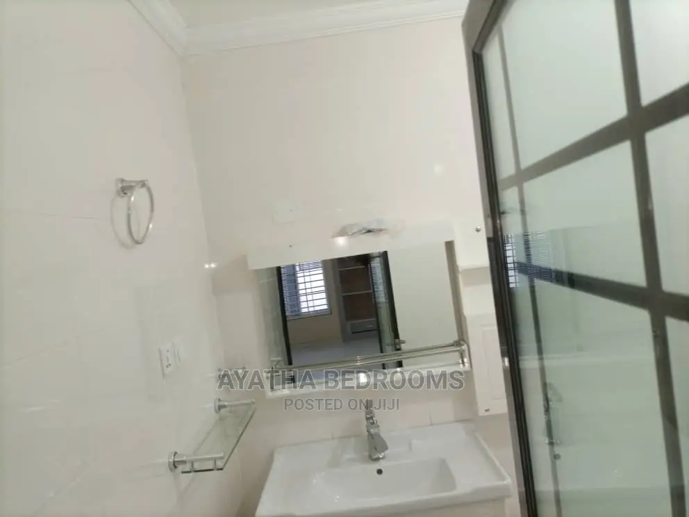 3bdrm House in Ayathar Bedroom, Spintex for Rent