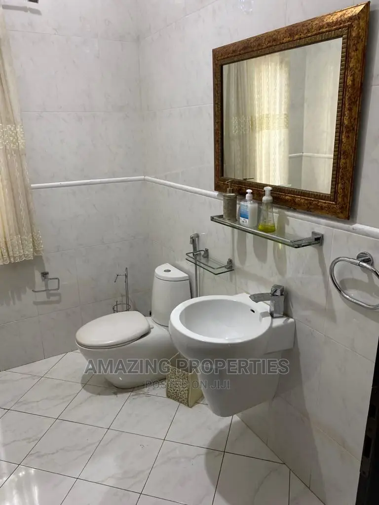 6bdrm House in Trassacco, East Legon for Sale