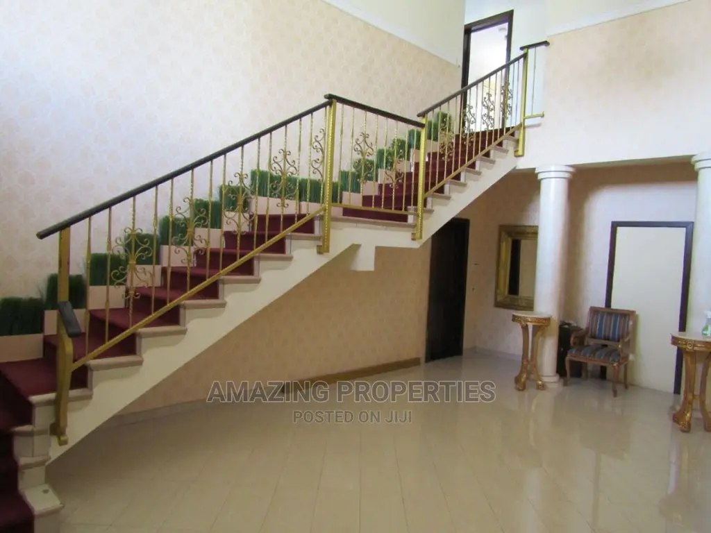 6bdrm House in Trassacco, East Legon for Sale