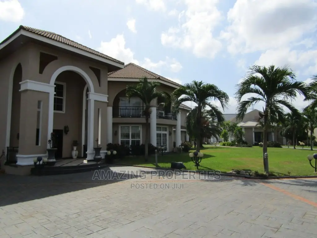 6bdrm House in Trassacco, East Legon for Sale