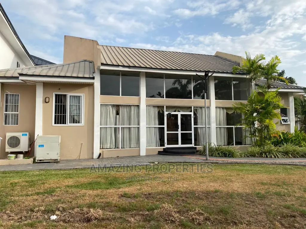 6bdrm House in Trassacco, East Legon for Sale