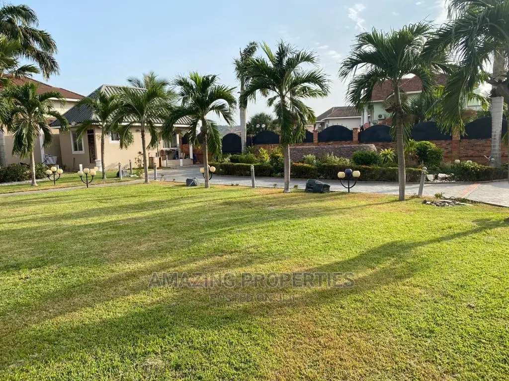 6bdrm House in Trassacco, East Legon for Sale