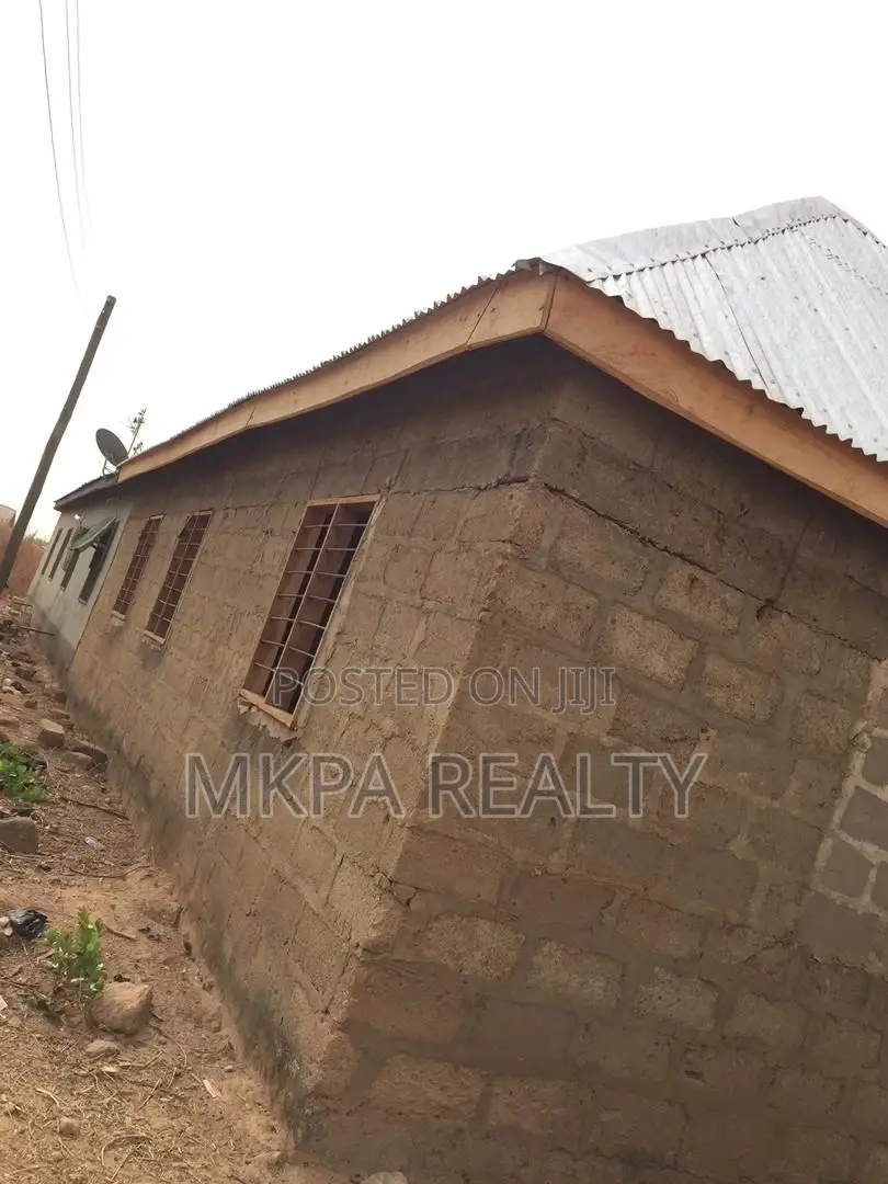 10bdrm House in Nkpa Properties, Tamale Municipal for sale