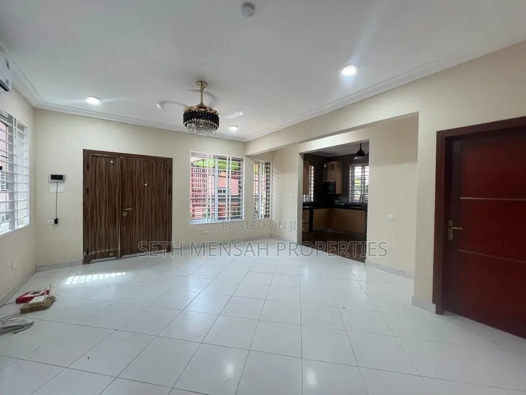 4bdrm House in Skm Property, Achimota for rent