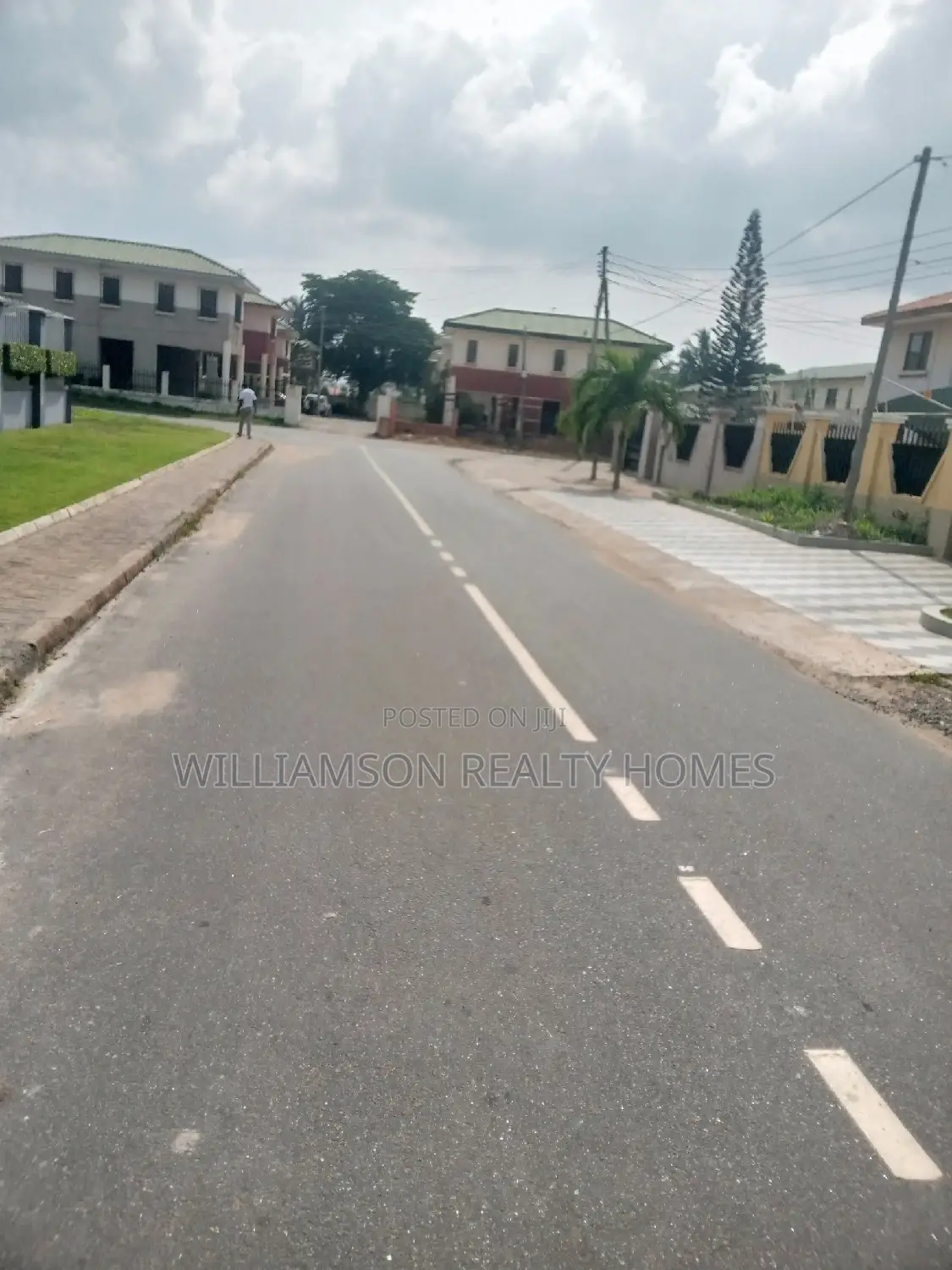 5bdrm Duplex in Hfc Estate, Spintex for rent