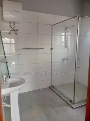 5bdrm Duplex in Hfc Estate, Spintex for rent