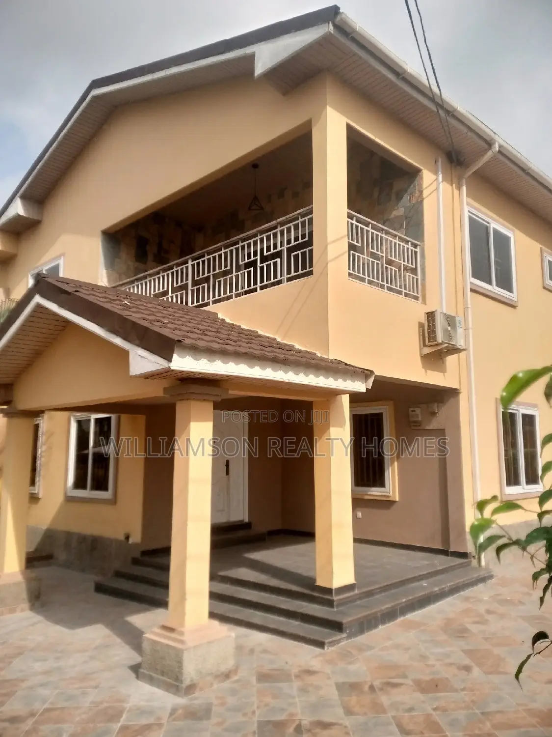 5bdrm Duplex in Hfc Estate, Spintex for rent