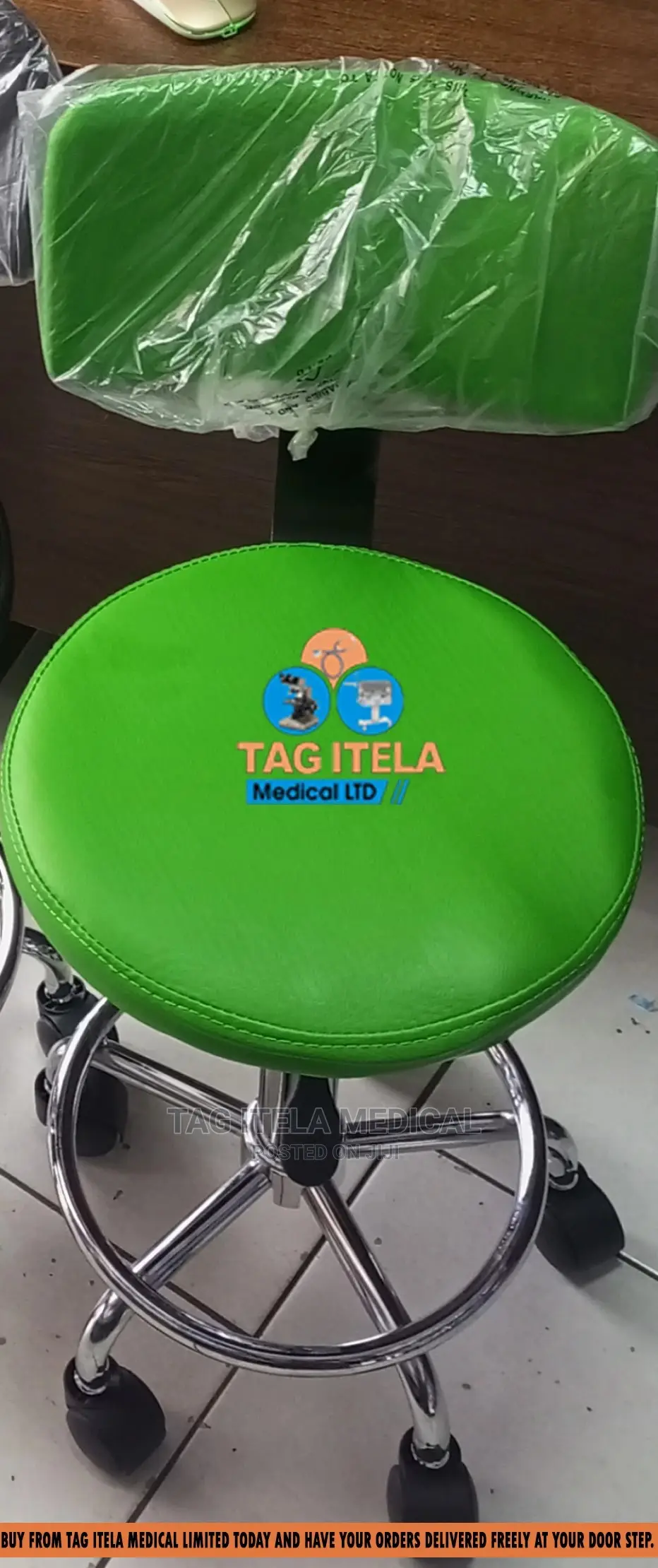 Theater Lab Stool (Metal Backrest)