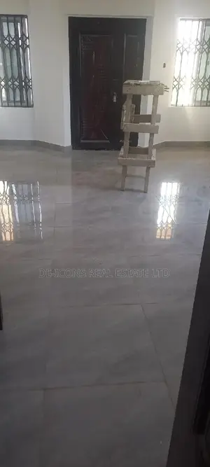 1bdrm Duplex in De-Icons Real Estate, Awutu Senya East Municipal