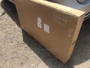 Stunning Samsung LED TV 55bu8072 55" Ultra HD
