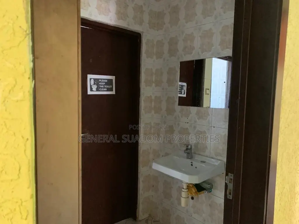 3bdrm House in Suadom Properties, Baatsona Total for rent