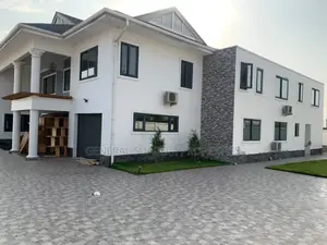 6bdrm House in Suadom Properties, Baatsona Total for Rent