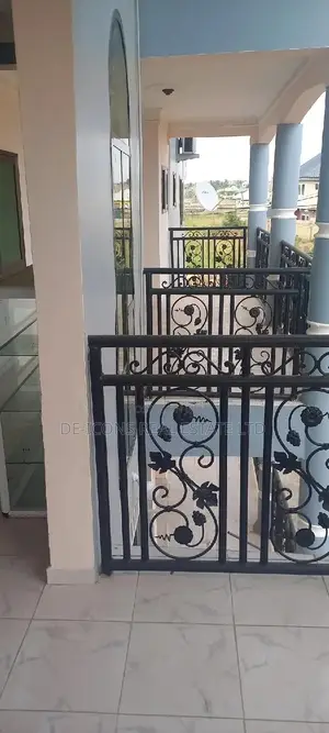 3bdrm Duplex in De-Icons Real Estate, Awutu Senya East Municipal