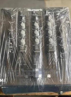 Numark M4 3 Channel Scratch DJ Mixer, Rack Mountable