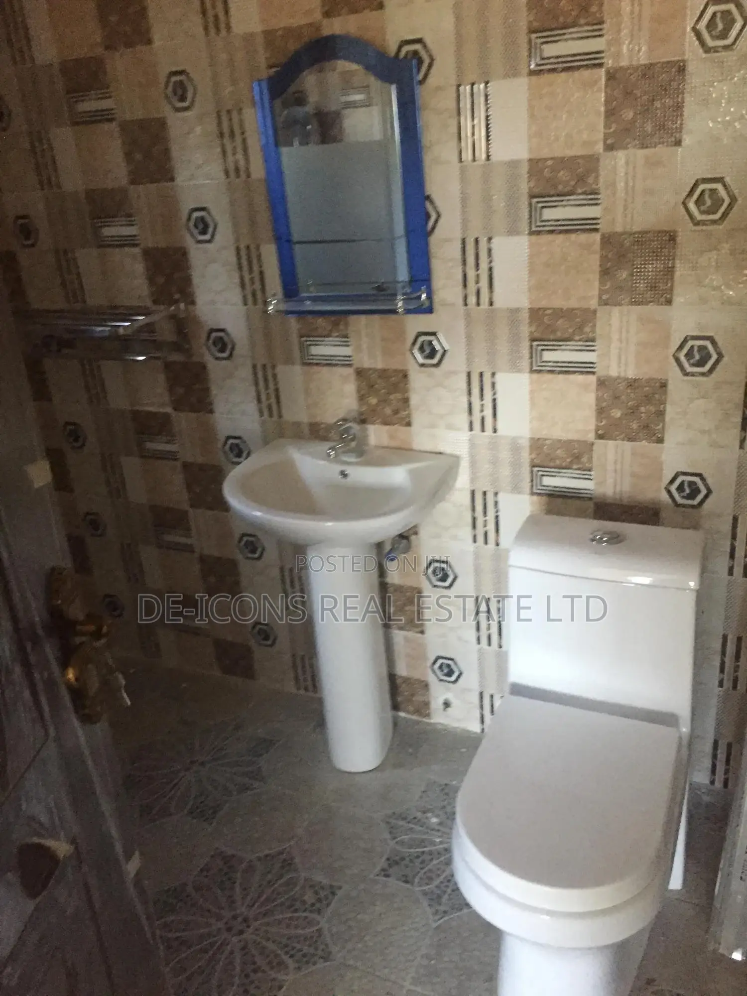 2bdrm House in De-Icons Real, Awutu Senya East Municipal for rent