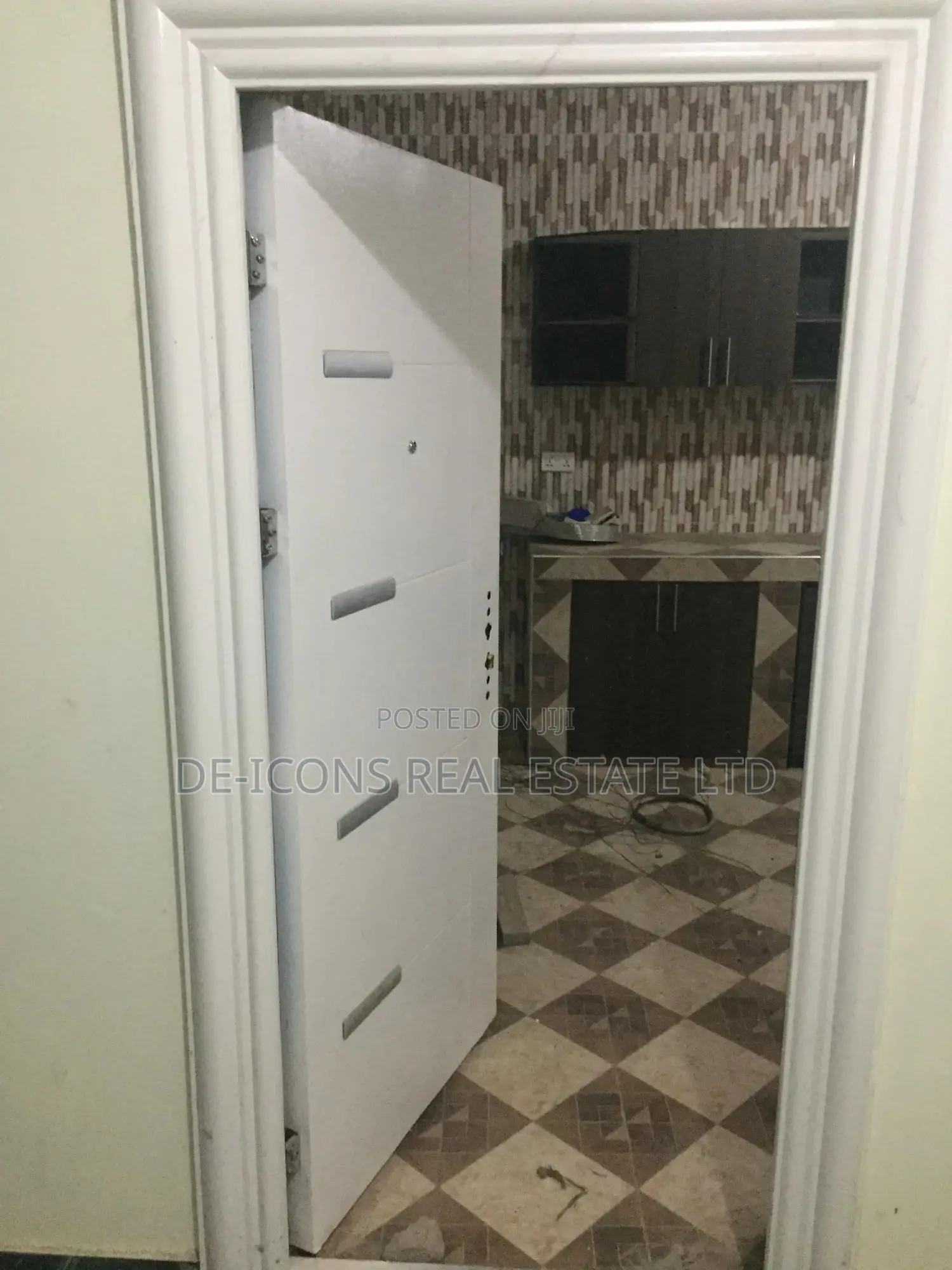 2bdrm Duplex in De- Icons Real, Awutu Senya East Municipal for rent