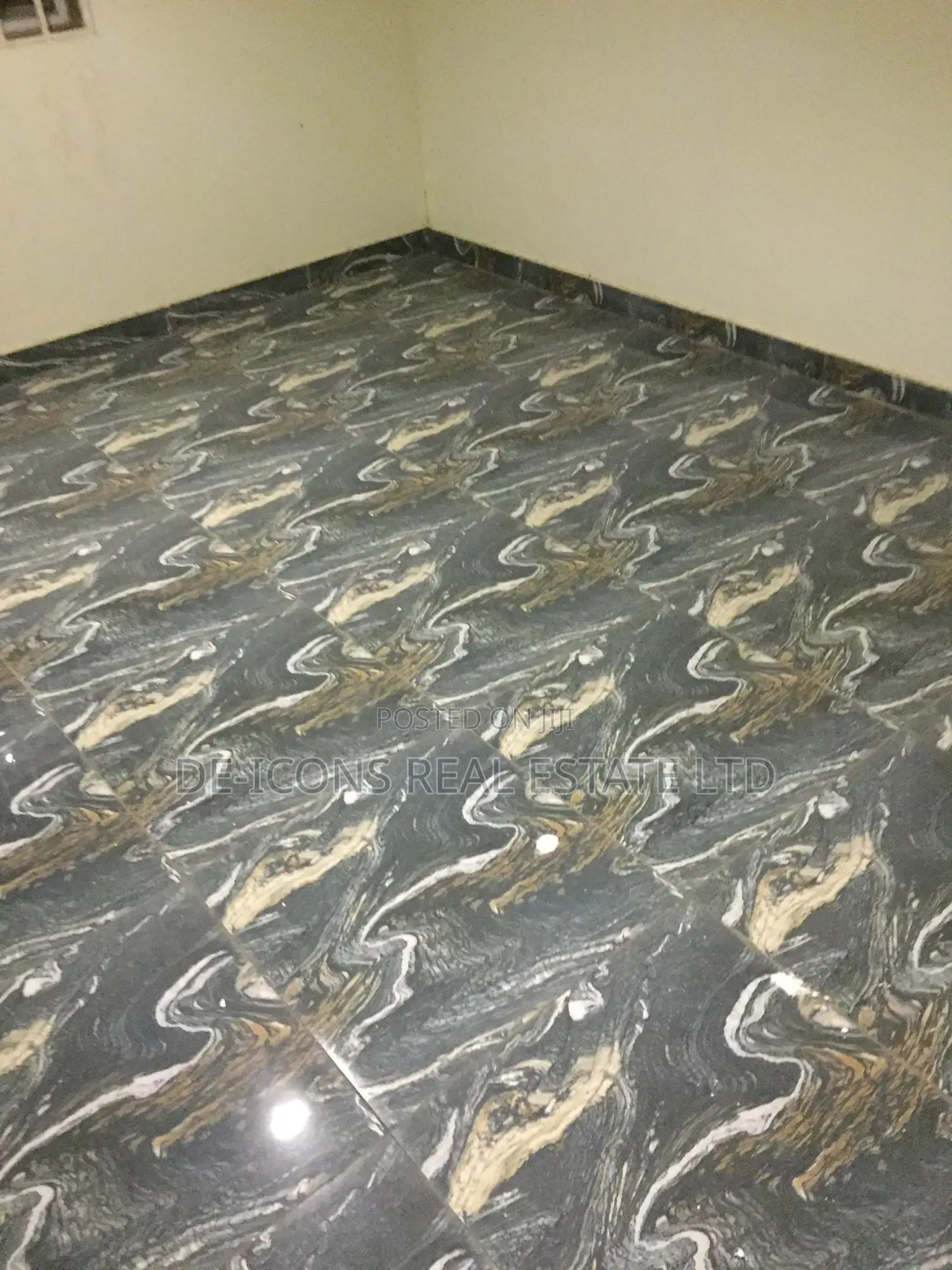 2bdrm Duplex in De- Icons Real, Awutu Senya East Municipal for rent