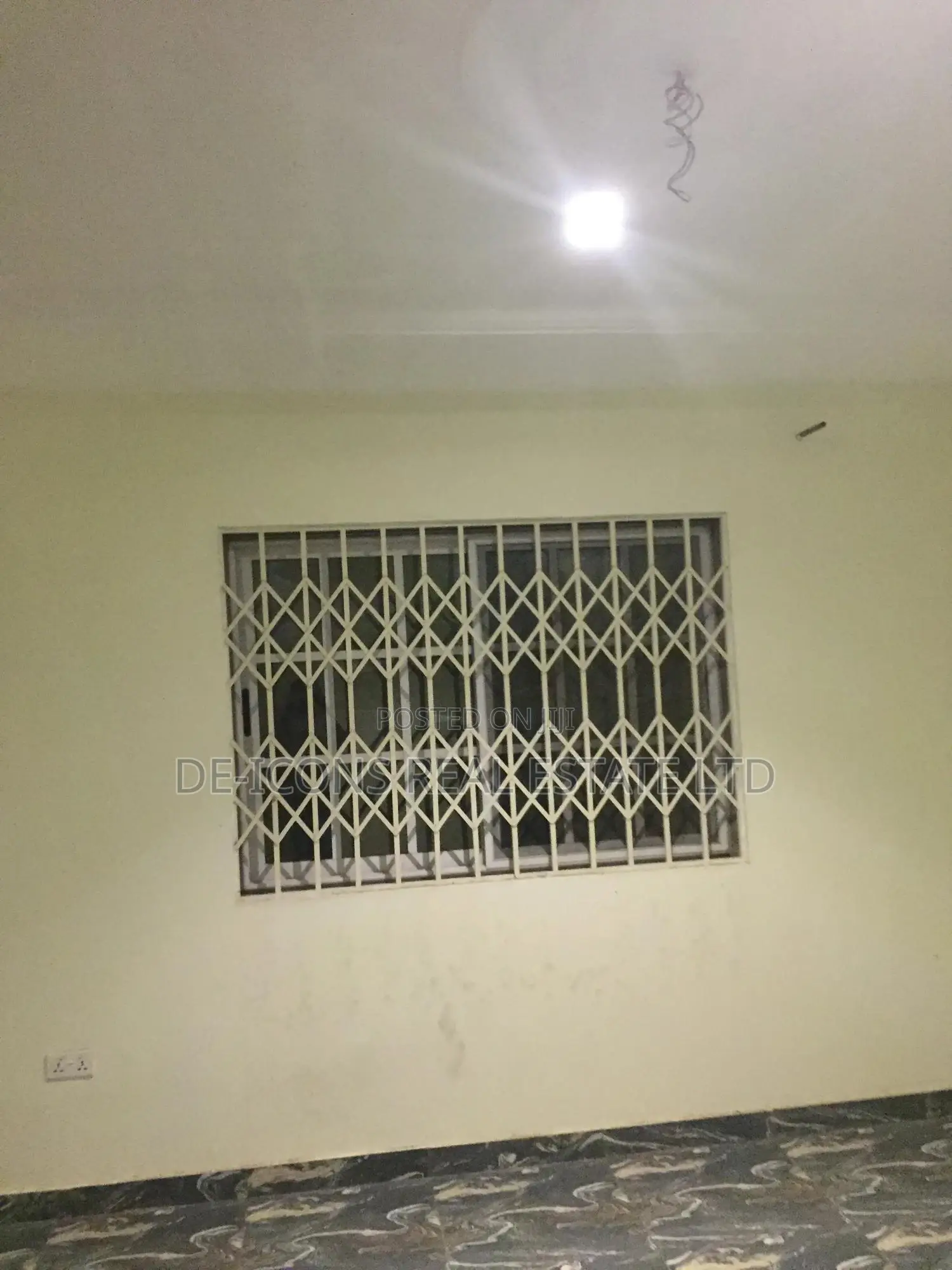 2bdrm Duplex in De- Icons Real, Awutu Senya East Municipal for rent
