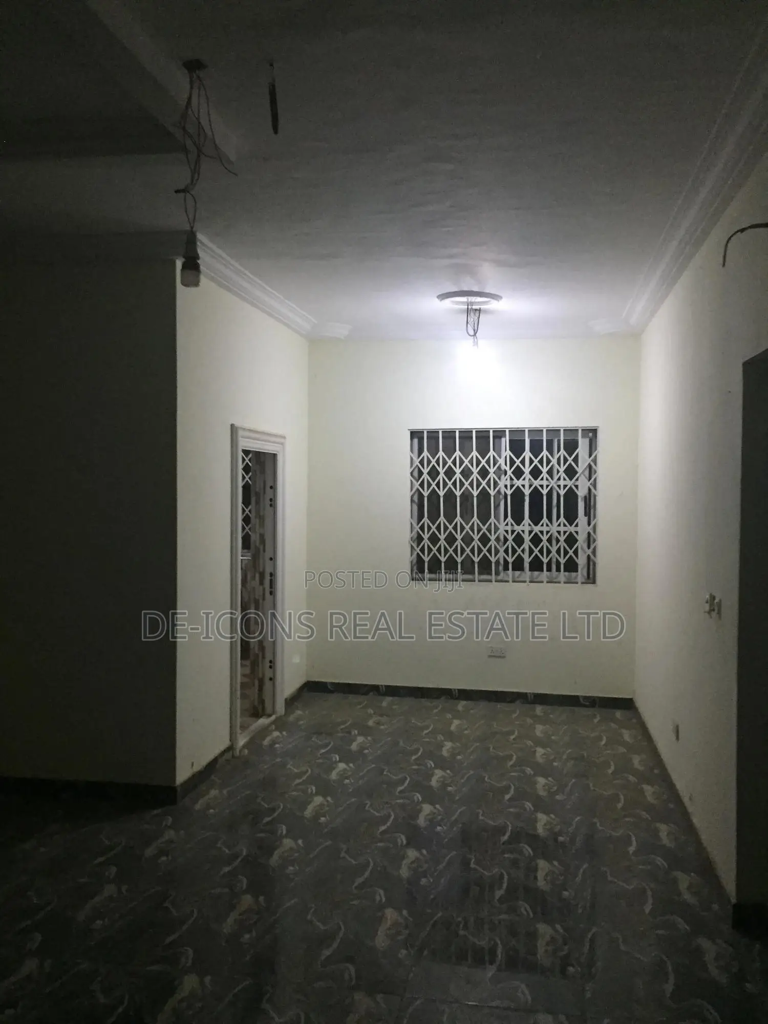 2bdrm Duplex in De- Icons Real, Awutu Senya East Municipal for rent