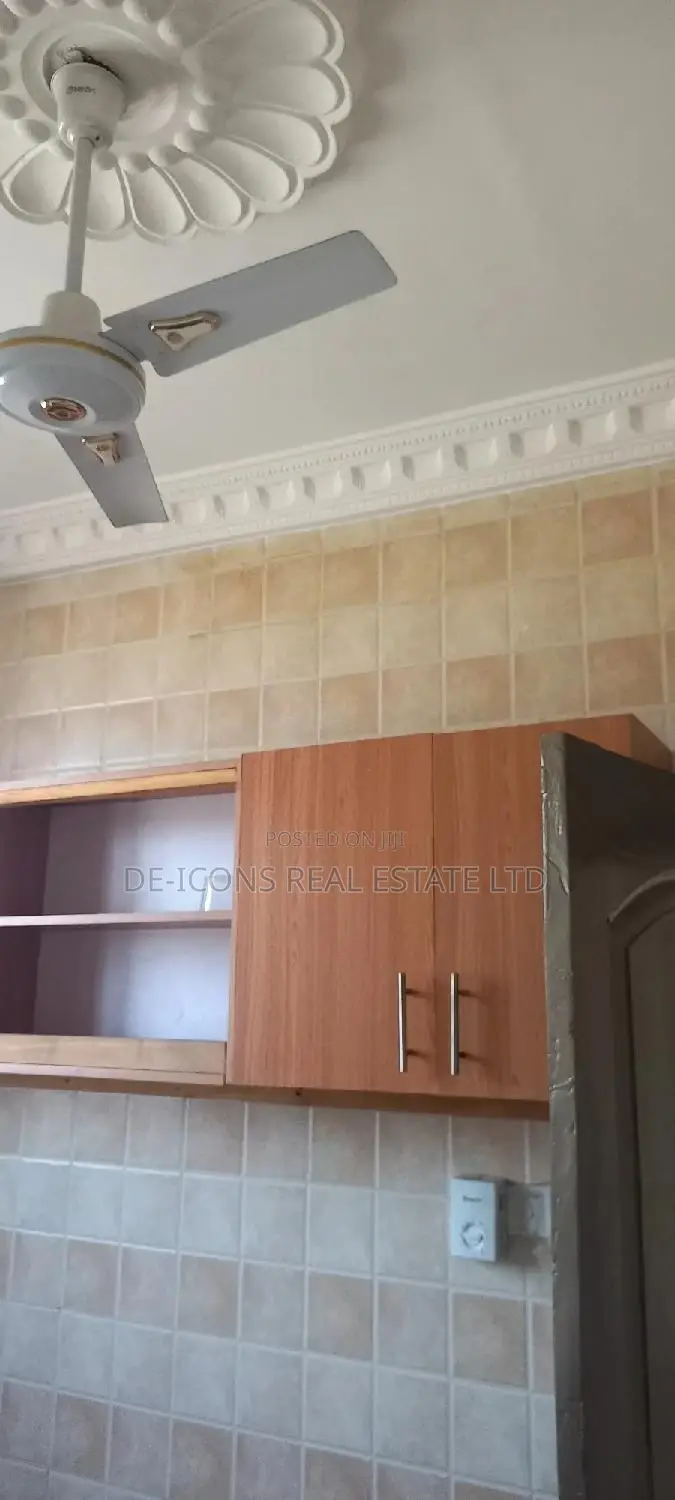 2bdrm Duplex in De-Icons Real Estate, Awutu Senya East Municipal