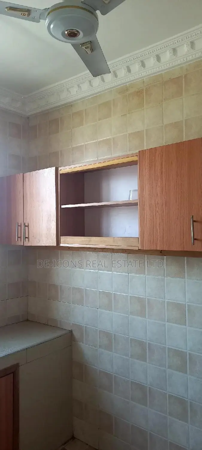 2bdrm Duplex in De-Icons Real Estate, Awutu Senya East Municipal
