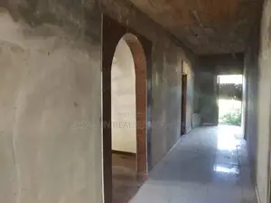 10bdrm House in Sharp-Connect Real, Kasoa for sale