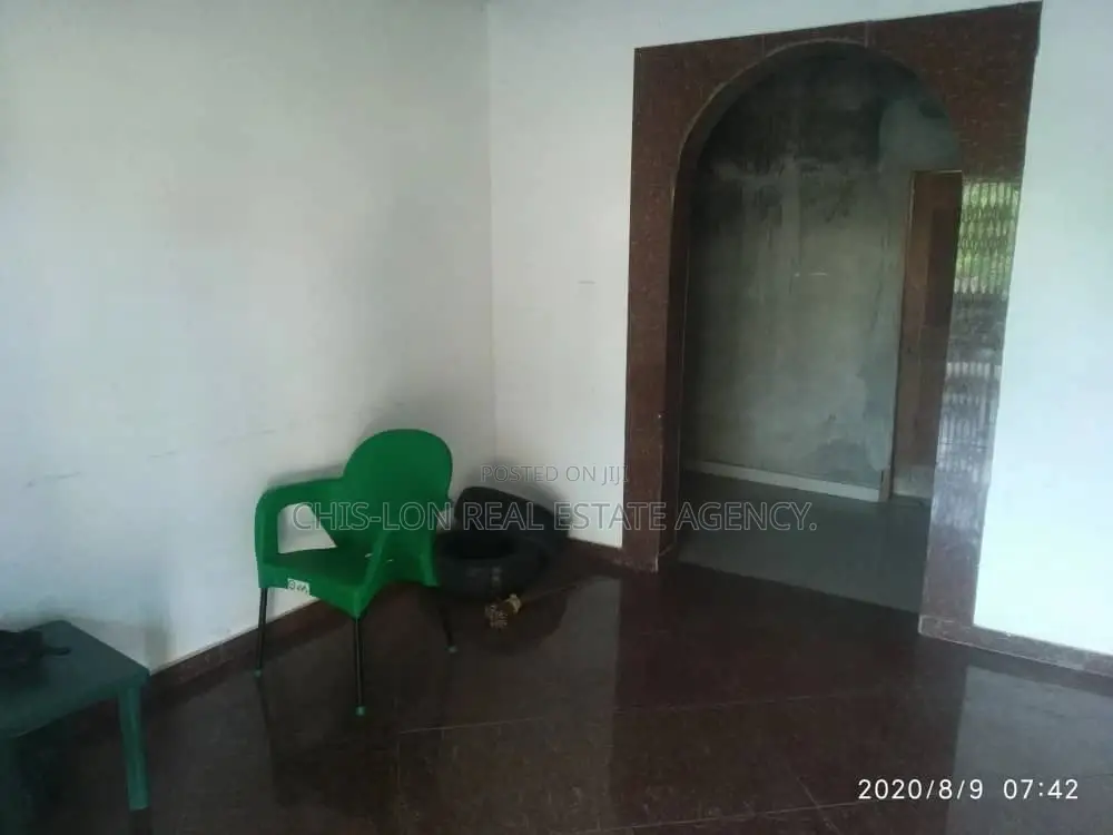 10bdrm House in Sharp-Connect Real, Kasoa for sale