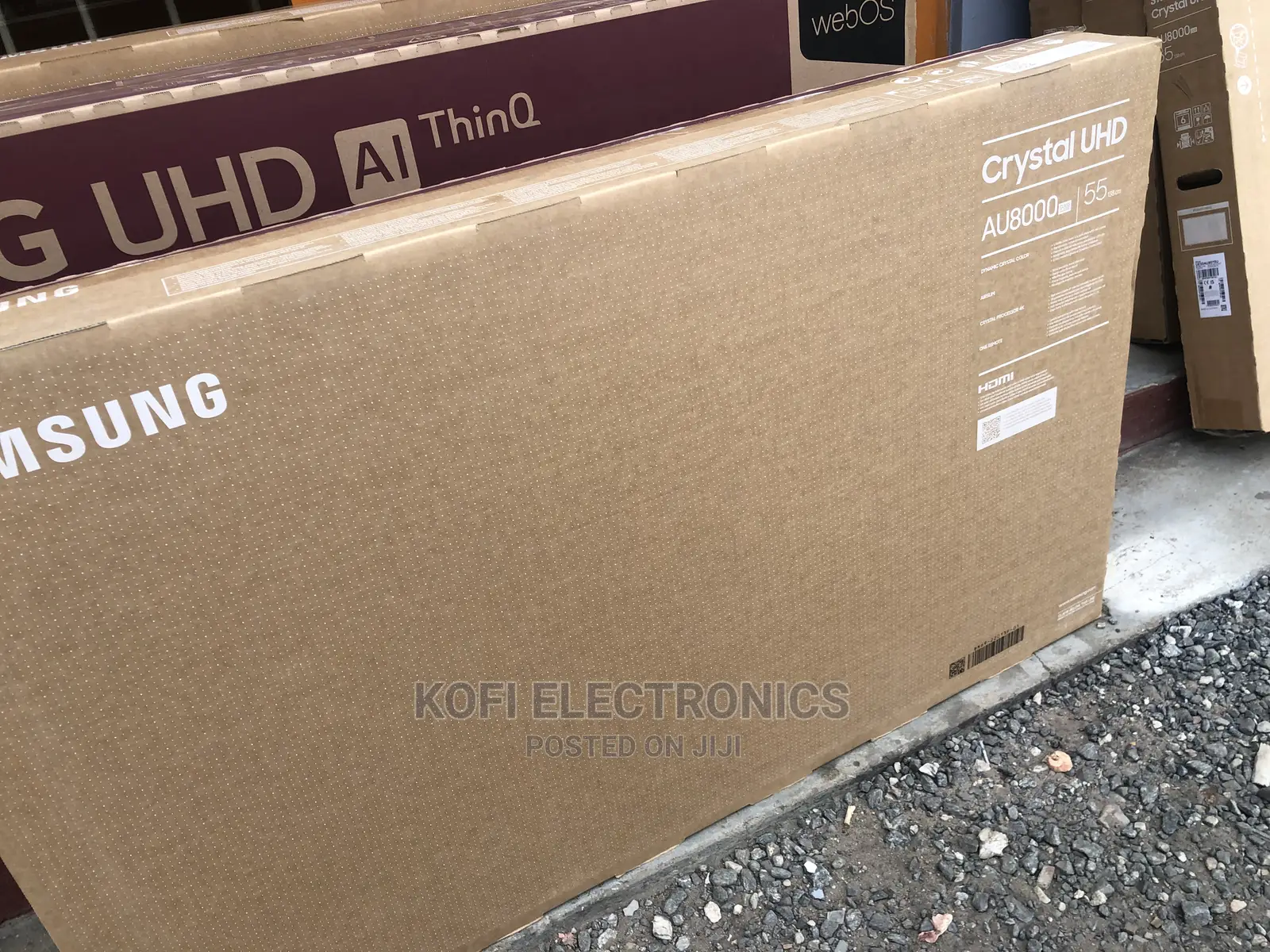 Cinema Styled Sound LED TV 138 Cm Samsung 55AU8072 UHD TV