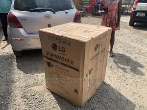 LG 14 Place Setting Dishwasher With 9 Programs DFB512FW