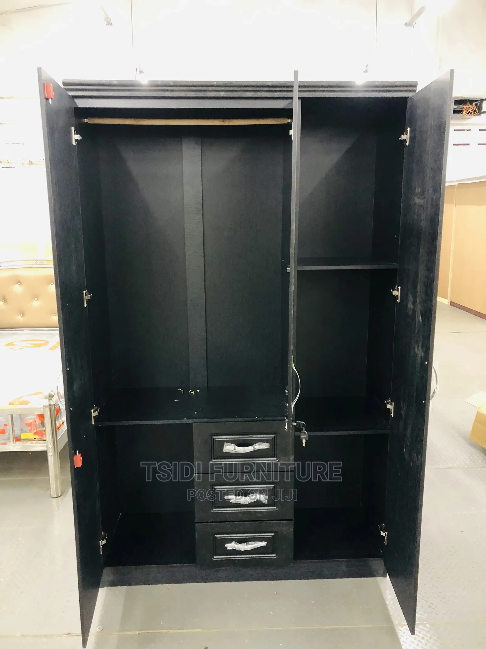 Quality Three Door Wardrobe