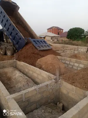 Gravel or Filling Sand