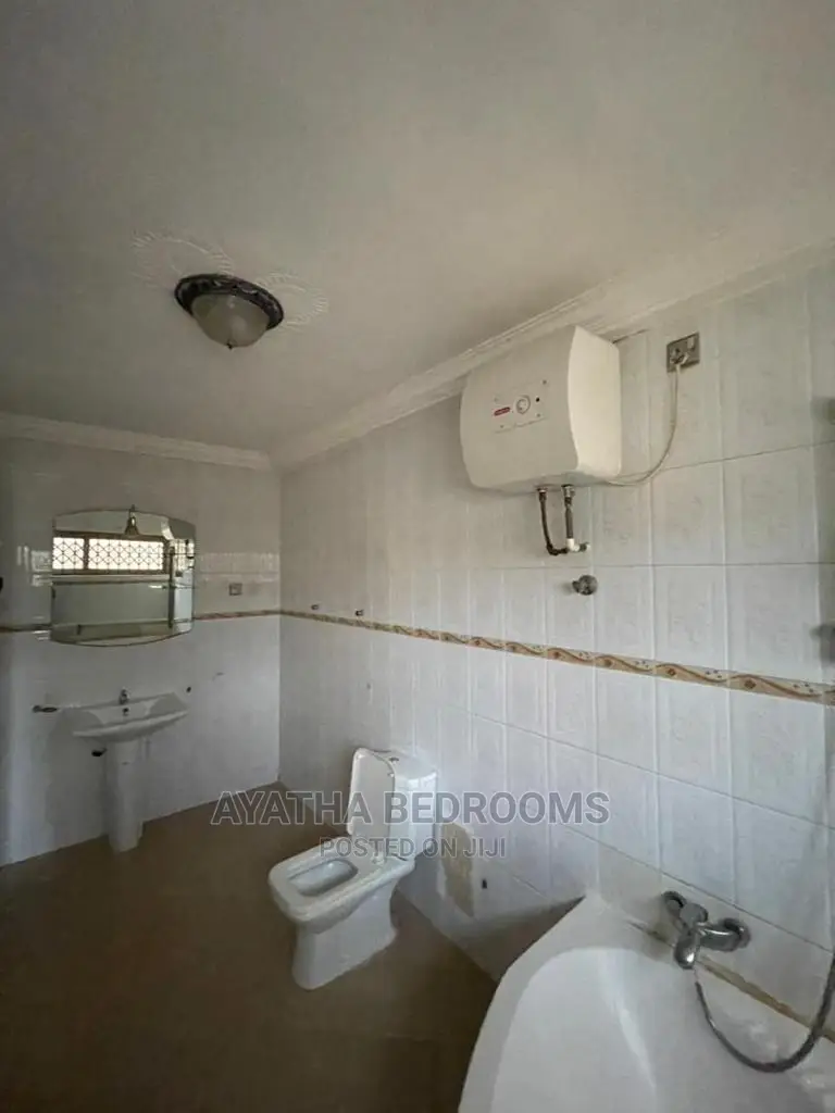 4bdrm House in Ayathar Bedroom, Teshie for Rent