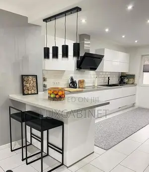 Simple and Luxurious Kitchen