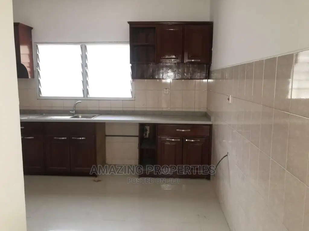 3bdrm House in Spintex for Rent