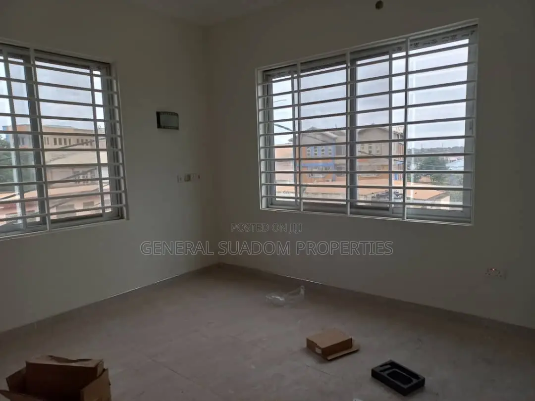 4bdrm Duplex in Suadom Properties, Baatsona Total for rent