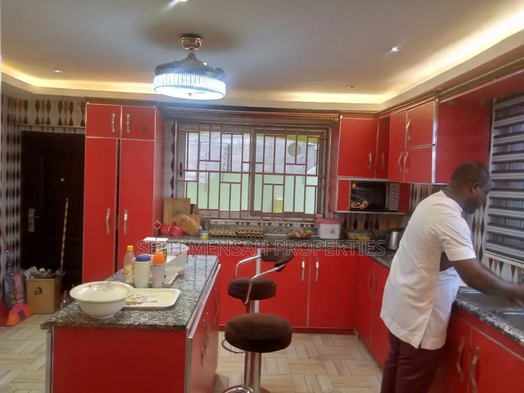5bdrm House in Skm, Pokuase for Sale