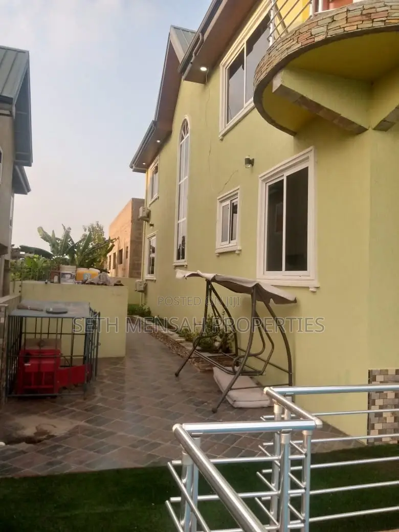 5bdrm House in Skm, Pokuase for Sale